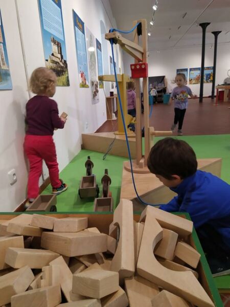 279756800 3081080738872399 1562169869715779761 n